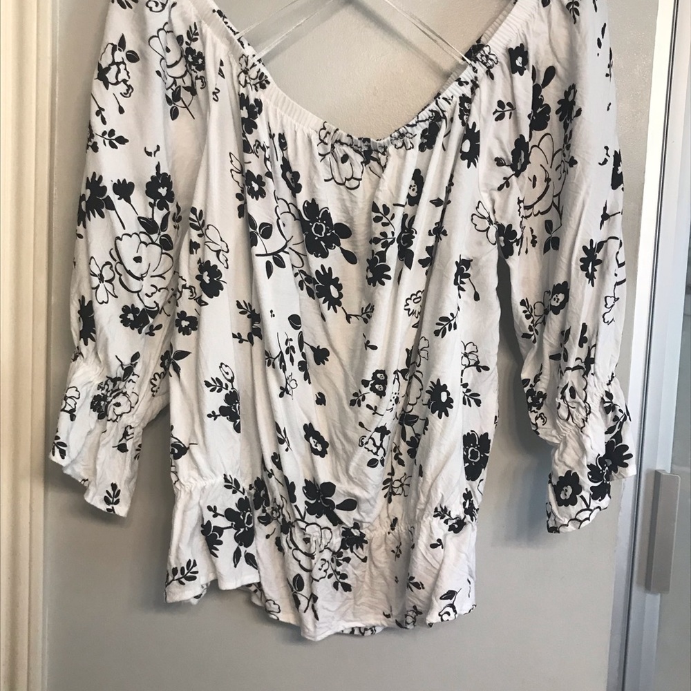 Off the shoulder 3/4 sleeve top